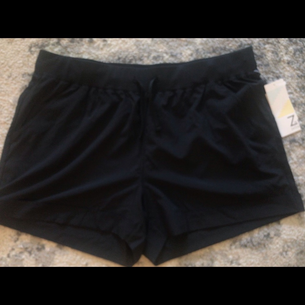 Z by Zella Take A Hike Shorts